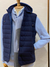 Load image into Gallery viewer, GILET/HOOD J36N1/B NAVY A372/CAPST
