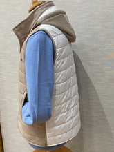 Load image into Gallery viewer, GILET WITH DETACHABLE HOOD BEIGE A355/CAP
