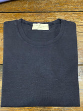 Load image into Gallery viewer, C/N SS LIN/COTTON TSHIRT NAVY JERVIN V880
