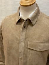 Load image into Gallery viewer, 00457SF-214 SUEDE SHIRT BEIGE 222346
